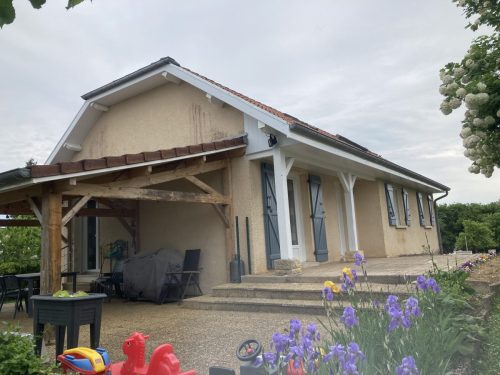 Frisettes, rives et peinture des poteaux et pannes